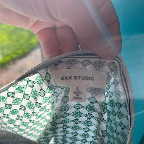 Size large max studio women’s top. - Picture 4 of 7